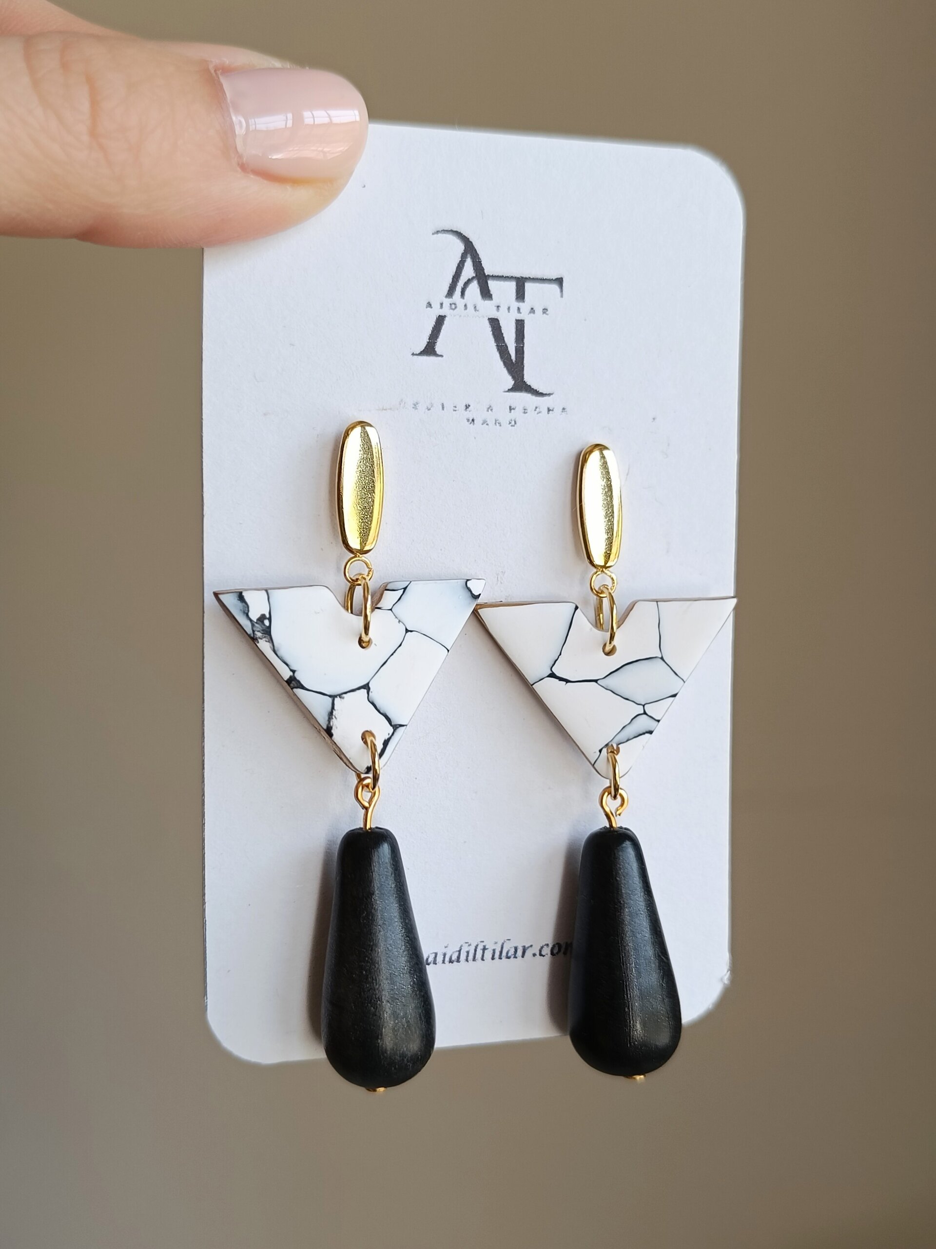 Triángulo blanco y negro - 3