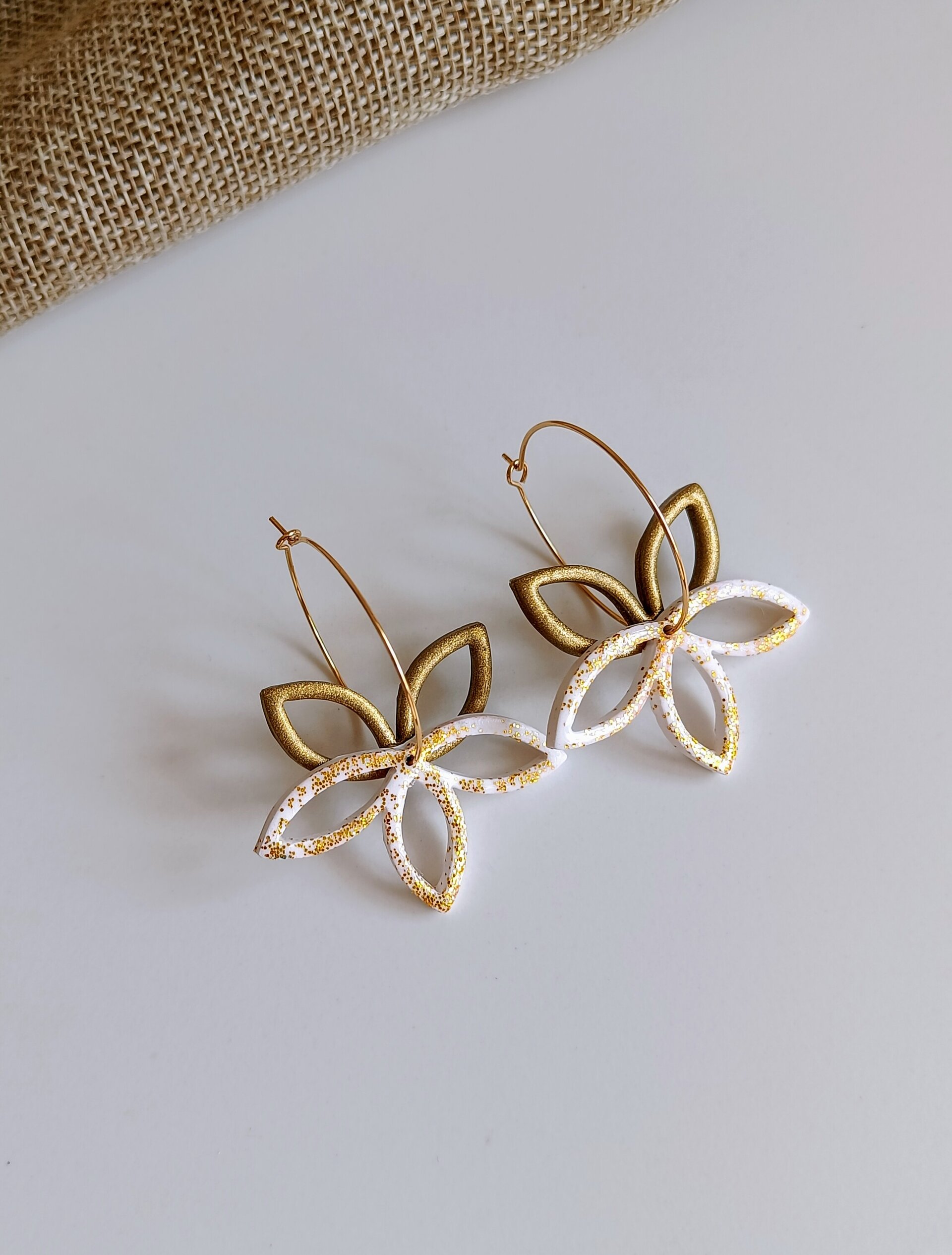 Pendientes de aro con flor de purpurina (varios colores) - 2