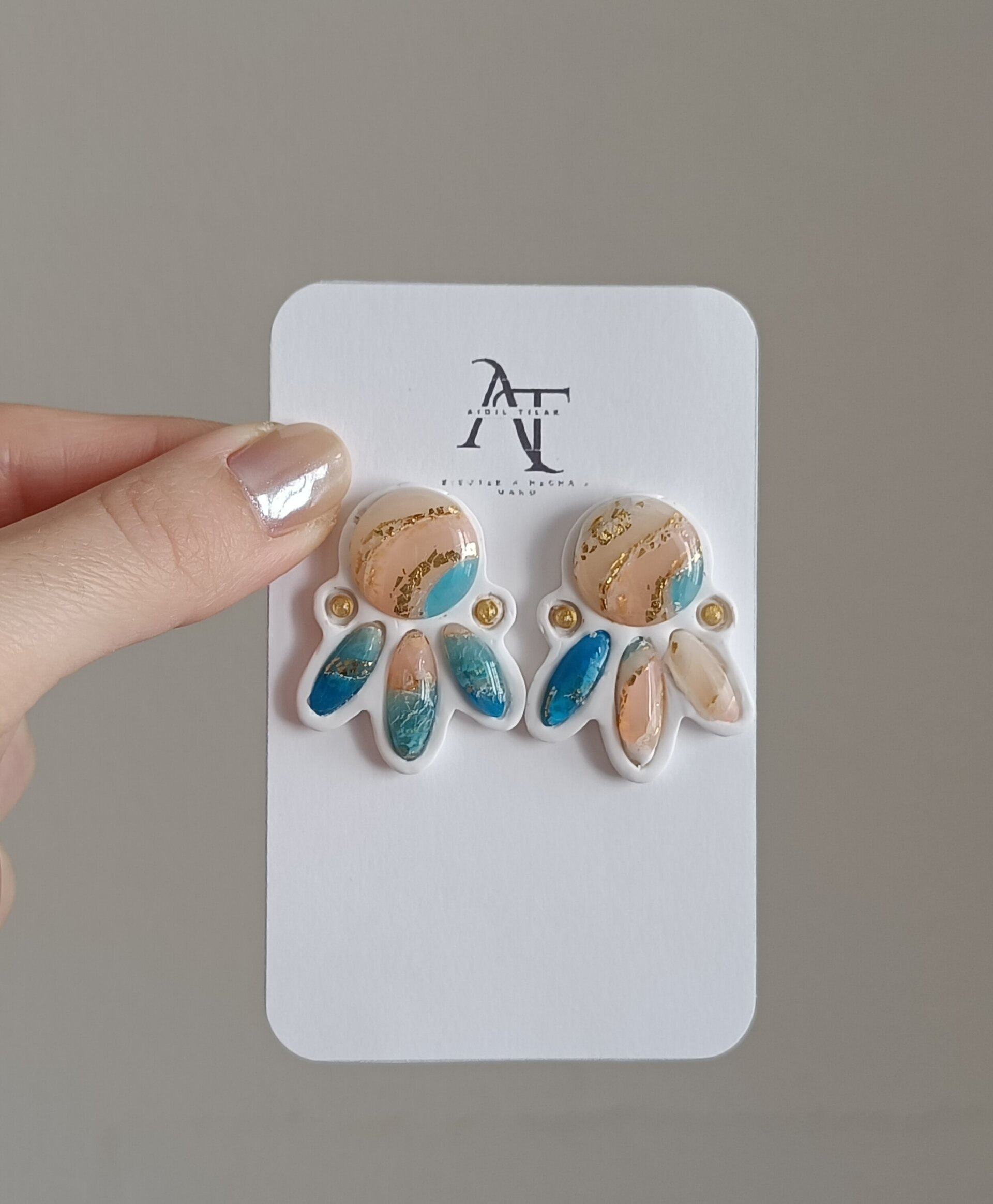 Modelo con cuatro piedras (varios colores) - 4
