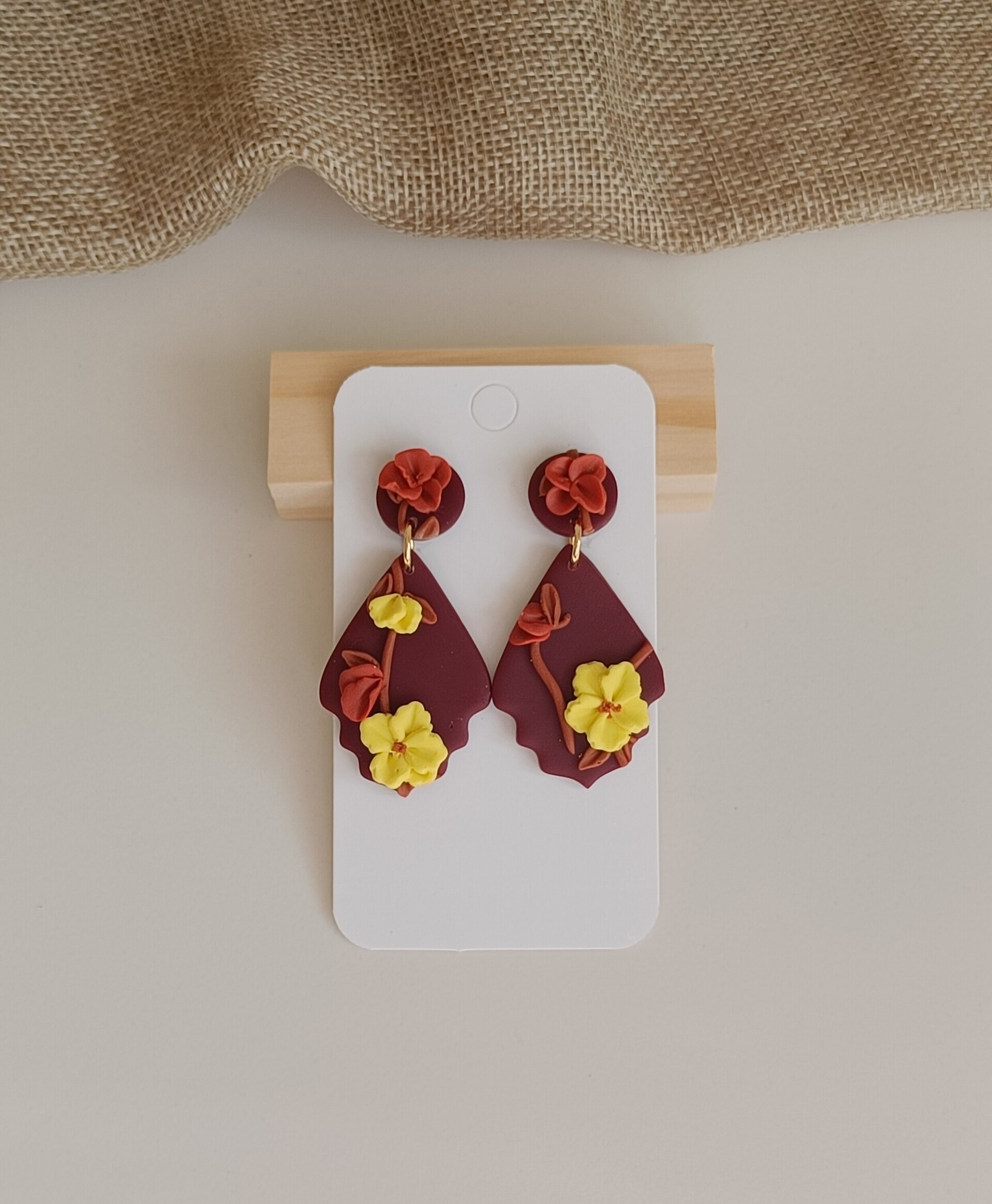 Flores relieve burdeos - 1